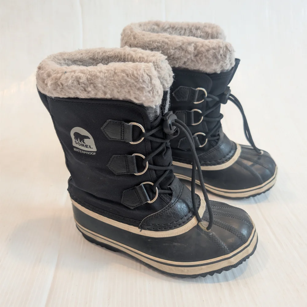 SOREL Kids Yoot Pac Black Lace-up Toggle Winter Boots with Fur Lining Size 2